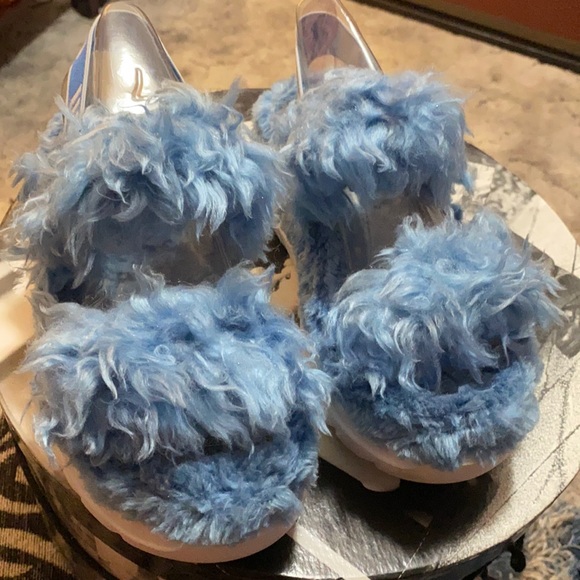 UGG Shoes - UGG Fluff Sugar Sandal 💙